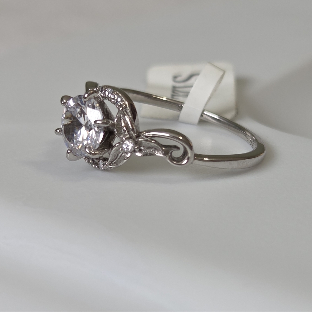 ​Charmed Aroma Fairycore Leaf Filigree Sterling Silver 925s Halo Ring - Size 9